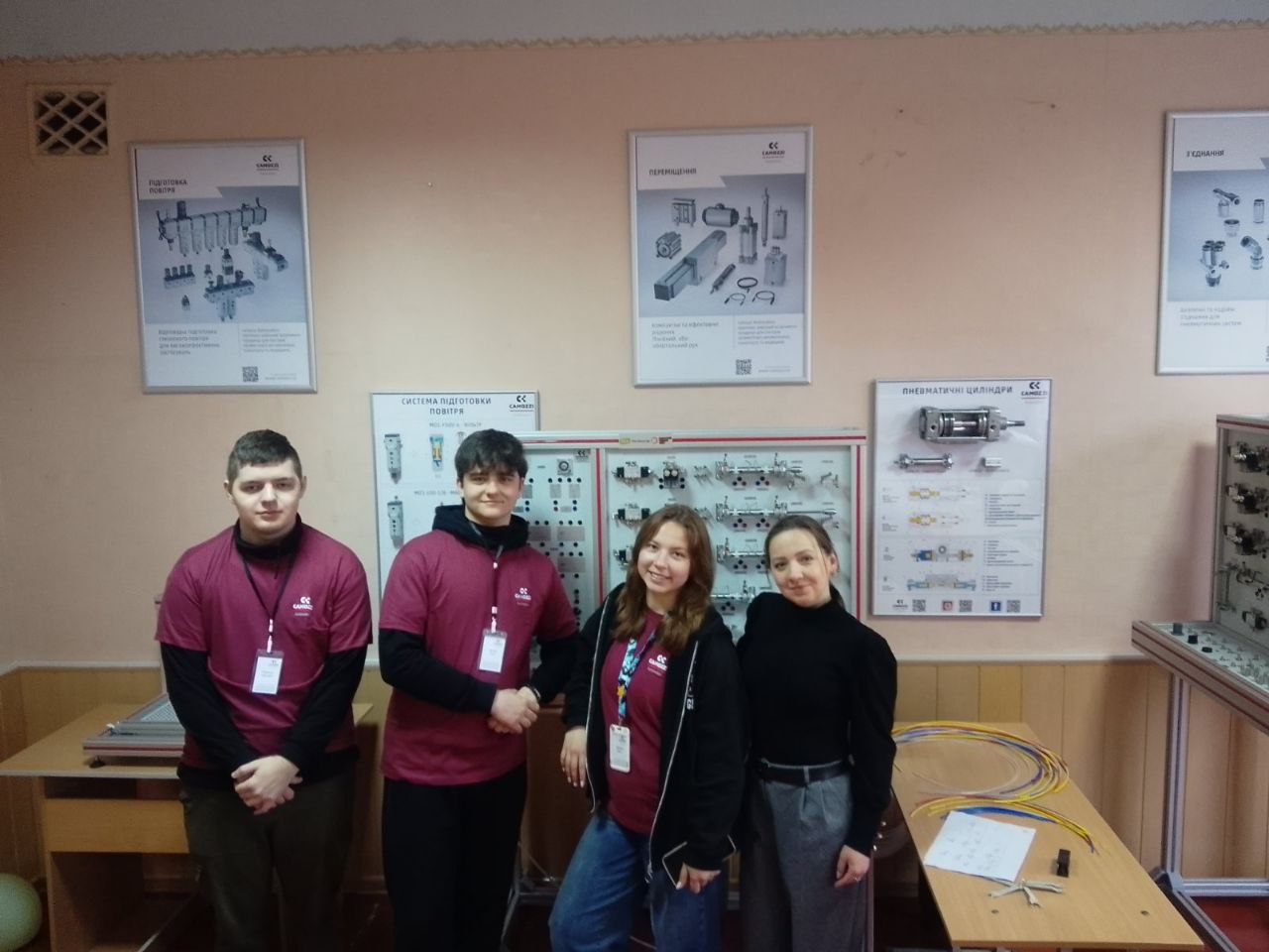 21 квітня 2026 року студенти та викладачі нашого коледжу долучились до проведення у змішаному форматі Всеукраїнської олімпіади з мехатроніки: «PneumoTech: Розумні мехатронні рішення».